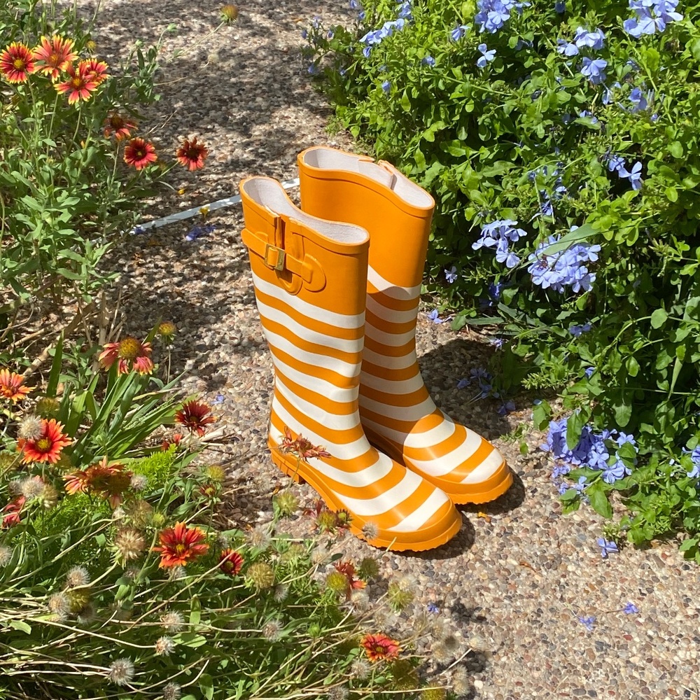 🍊🌧Lillybee Womens Sz 9 orange & white rain boots 🍊🌧 *hard to find*